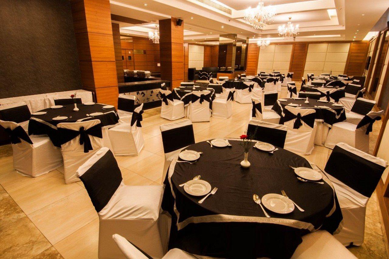 Africa Avenue Gk - 1 Hotel New Delhi Exterior photo