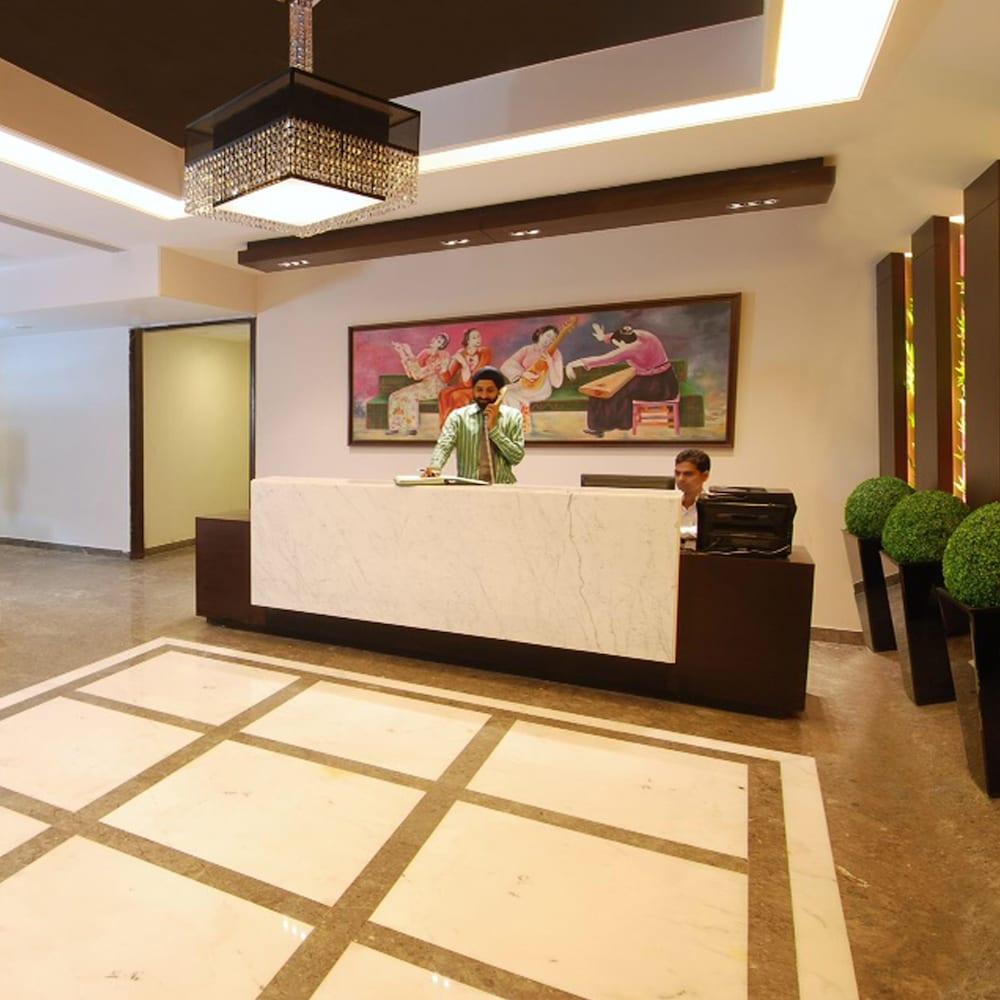 Africa Avenue Gk - 1 Hotel New Delhi Exterior photo