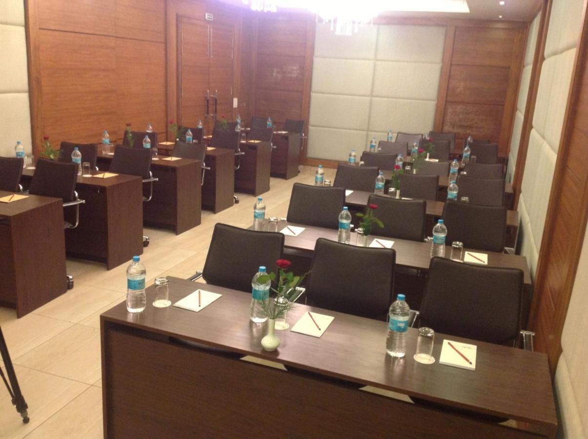 Africa Avenue Gk - 1 Hotel New Delhi Exterior photo